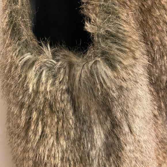 Talula Faux Fur Vest - Picture 13 of 15